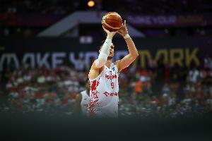 英雄联盟世界赛 赛程-老熟人！波尼特卡全面发挥 13中4得19分11板2助3断2盖帽