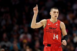 LoL Worlds 赛程-歪嘴战神 希罗17投13中&amp;三分6中4 爆砍36分3板4助2断