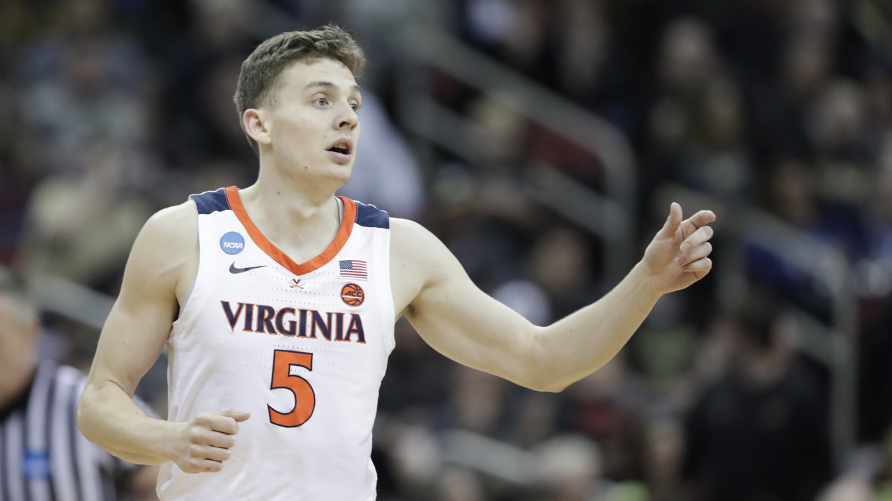 英雄联盟世界赛 赛程-直播吧：山西男篮签下曾宣布退役的19年MOP&amp;NBA55号秀凯尔·盖伊