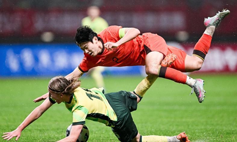 英雄联盟世界赛 赛程-杨铭锐太凶了！U19国青2-4袋鼠 小苗独了 场地太坑了！久尔太水了